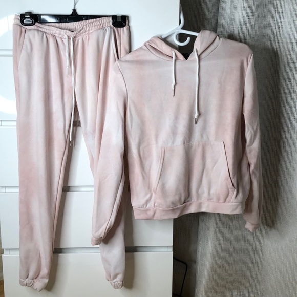 Tracksuit - Picture 2 of 3